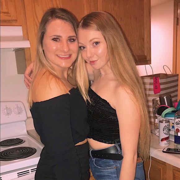 Meet your Posher, Kelsey - Picture 1 of 1